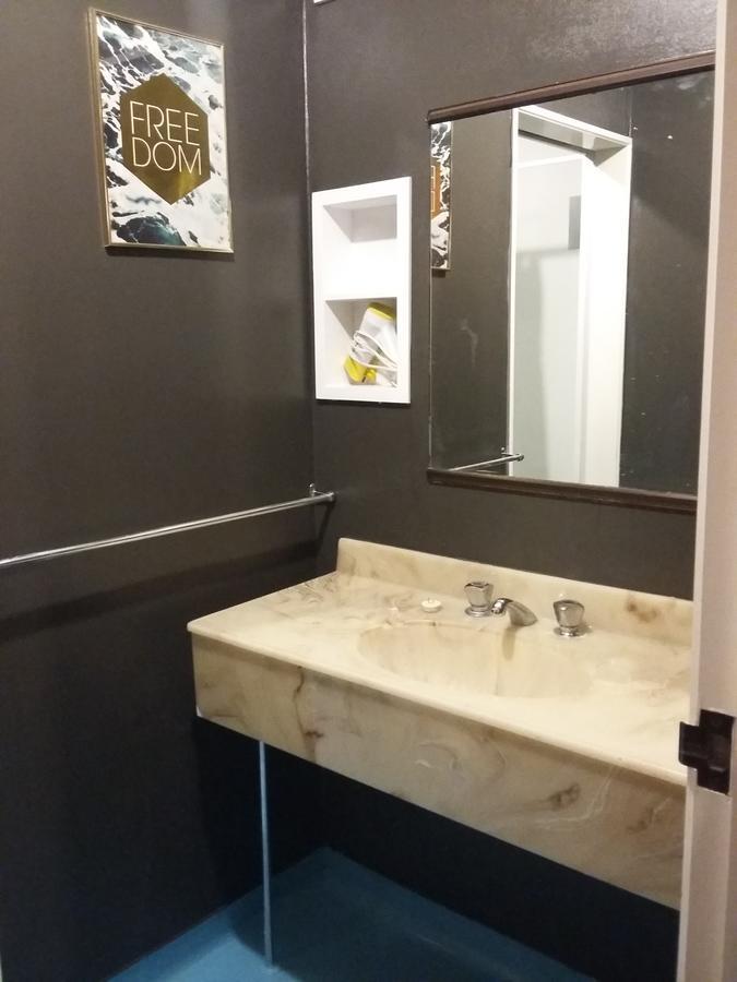 Mid City Motor Lodge Нелсън Екстериор снимка