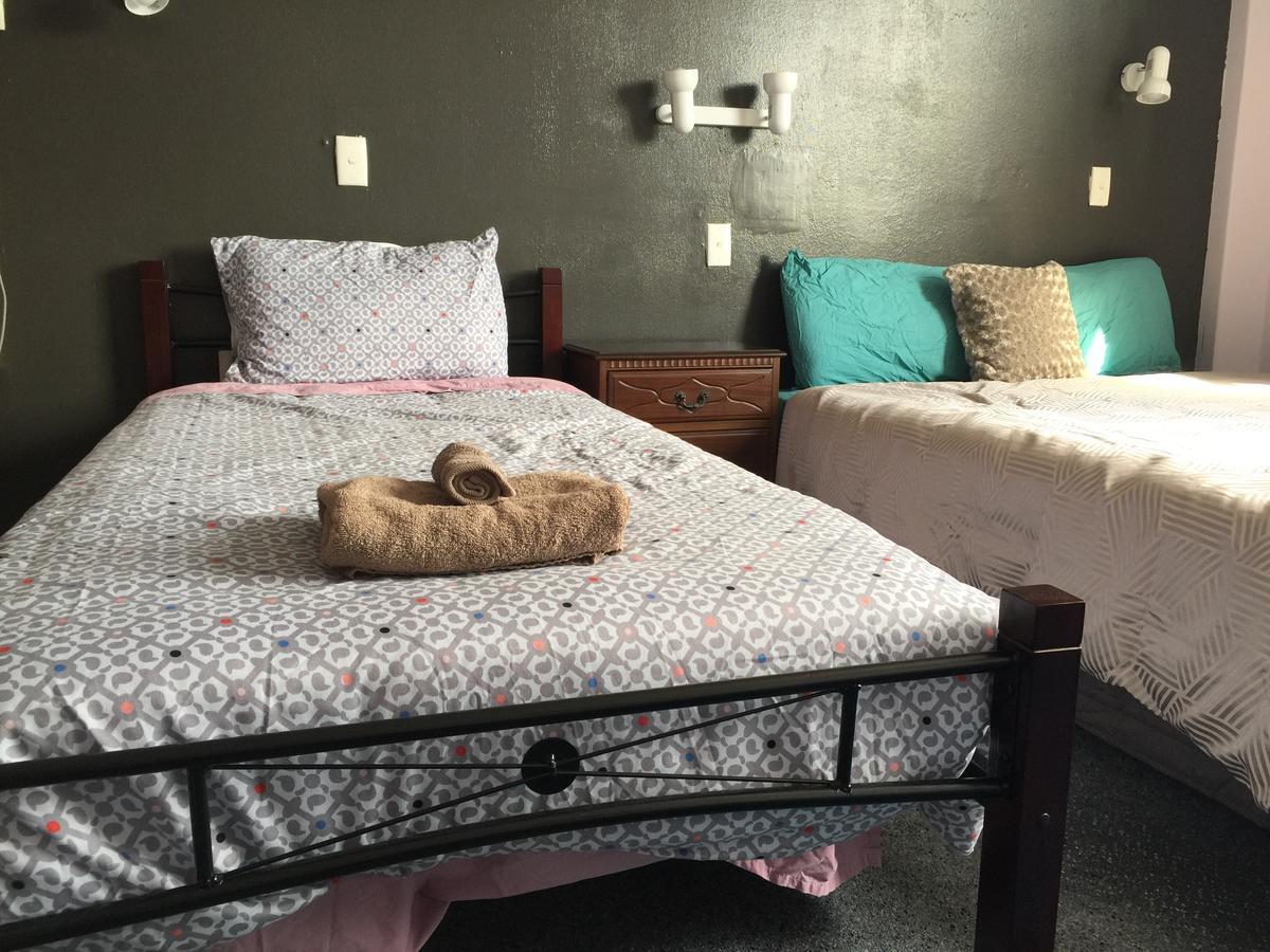 Mid City Motor Lodge Нелсън Екстериор снимка